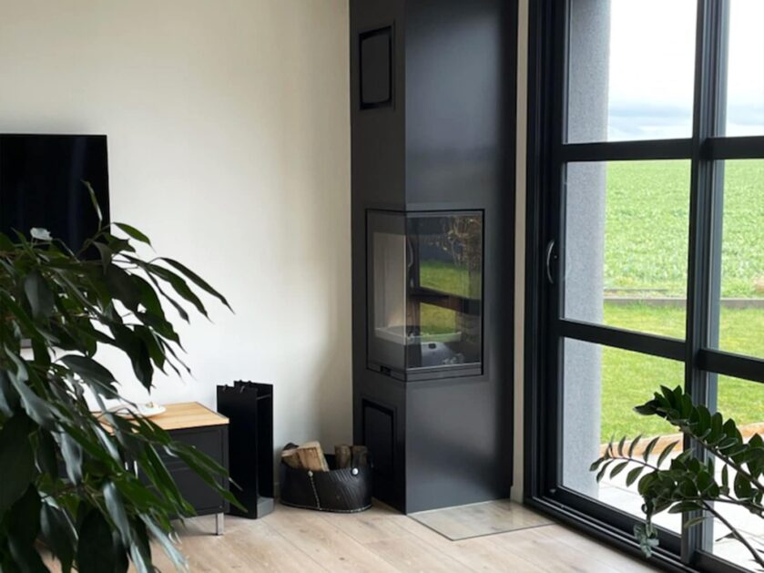 Insert bois vitré d'angle dans une maison neuve à Oissel