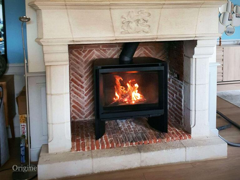 Pose d'un poêle bois dans une ancienne cheminée au Houlme - Origine Rouen